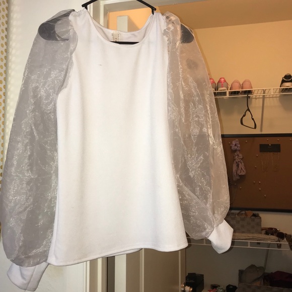 Classy top - Picture 1 of 3